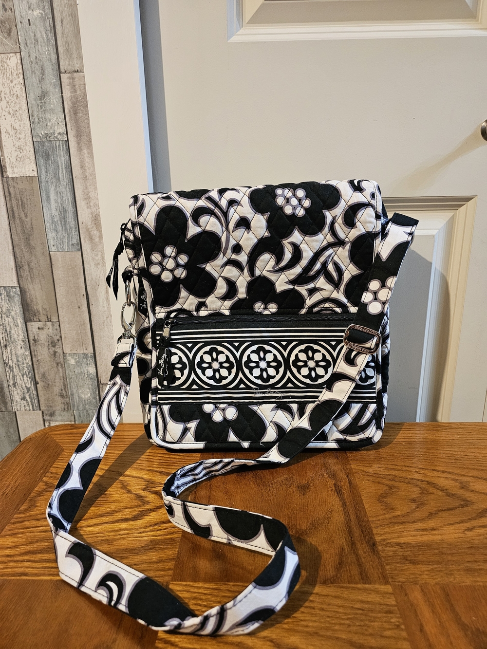Vera Bradley Quilted Floral Crossbody Messanger Bag - Black & White